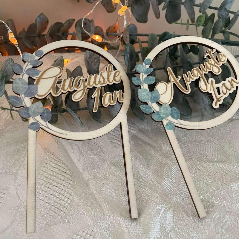 Cake Topper Personnalisable Eucalyptus – Décoration Gâteau en Bois