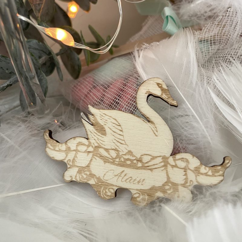 Marque place personnalisable cygne et ruban ( lot de 30)