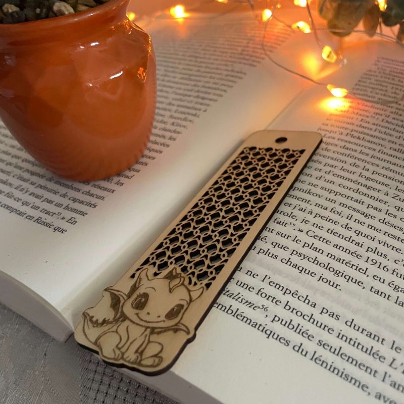 Marque-page dragon et cannage